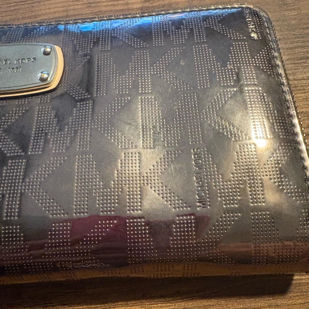 Michael Kors jet set metallic rare large zip around wallet wristlet - Picture 2 of 10